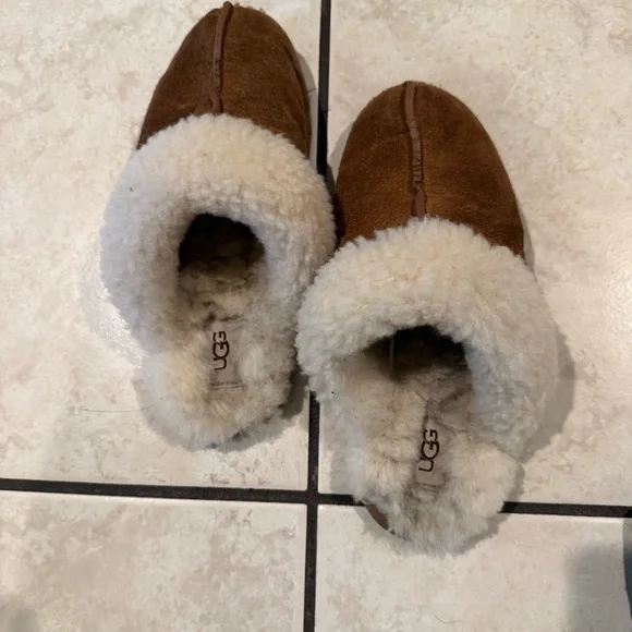 UGG Scuffette slippers - Picture 1 of 5